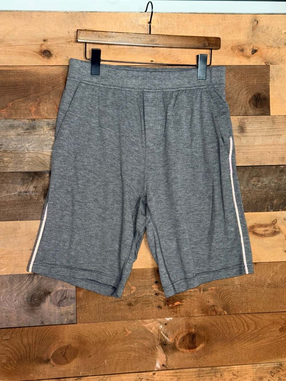 Lululemon Men's T.H.E. Linerless Athletic Shorts M Grey 0738